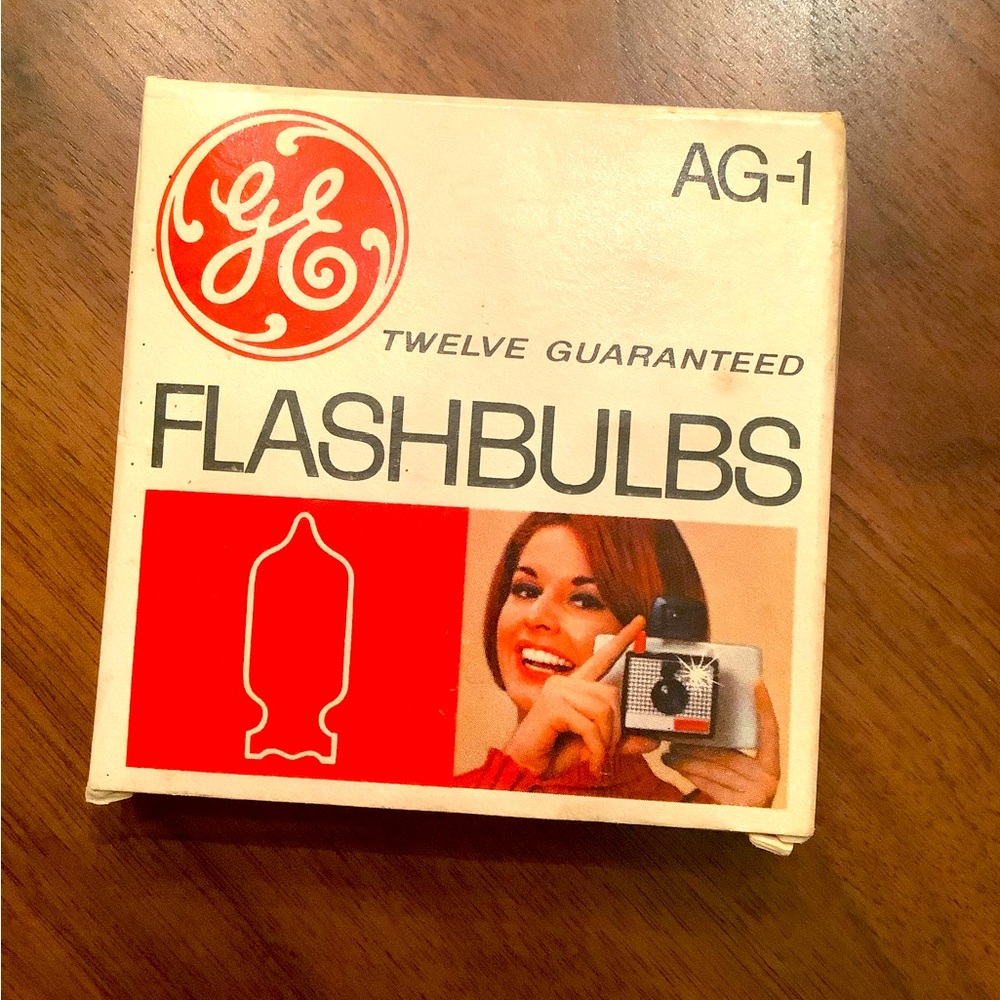 GE vintage flash bulbs